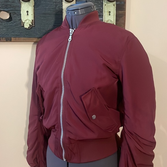 H&M Divided Burgundy Bomber Jacket Size 4 - Picture 2 of 16
